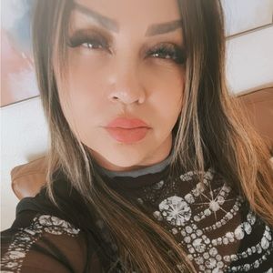 Meet your Posher, Estrellita